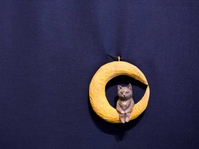 「ゆらゆら猫」を創る木彫りのワークショップ